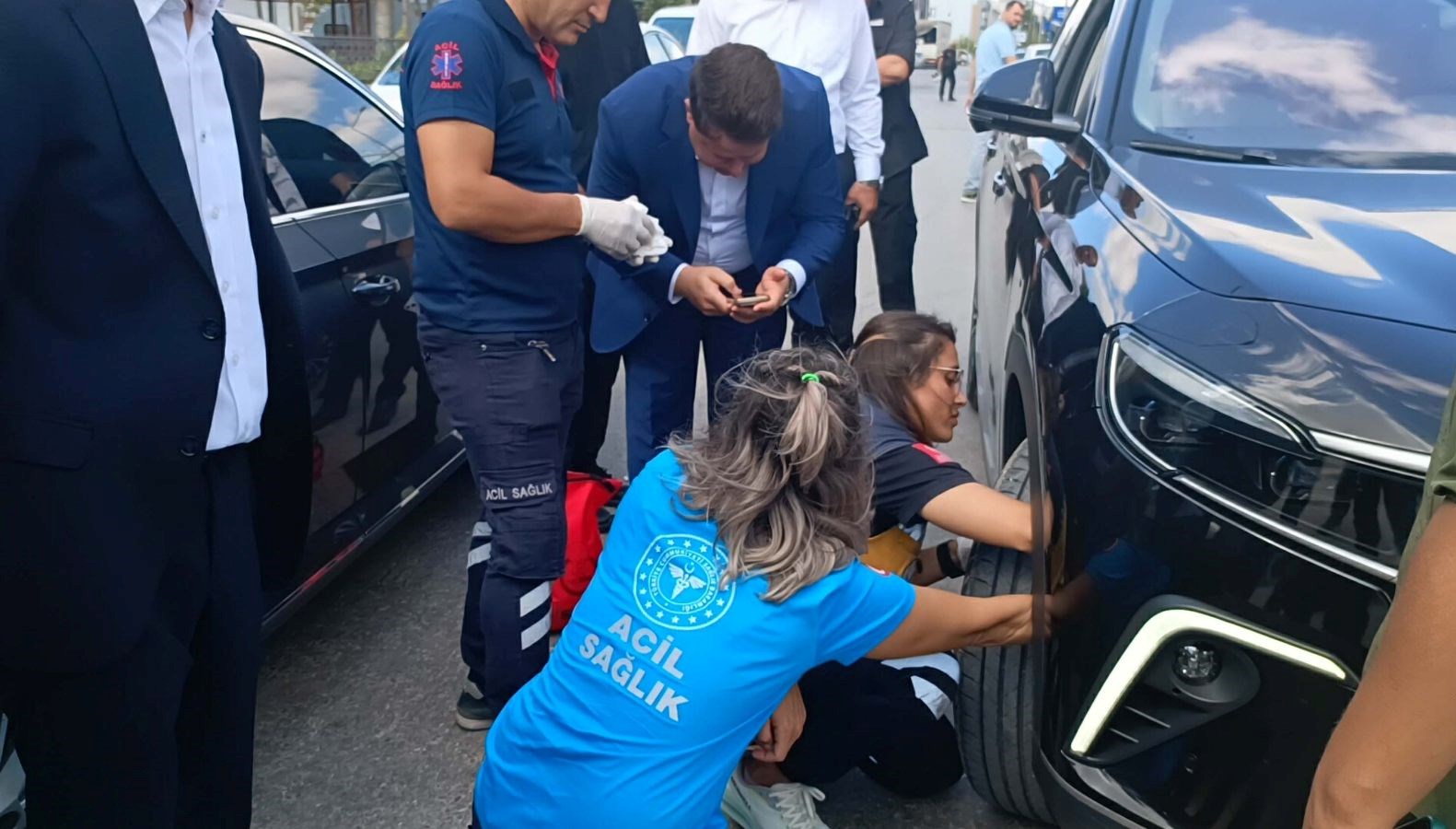 bakan konvoyunda yavru kedi alarmi 112 ekipleri kurtardi mv4kUOYa