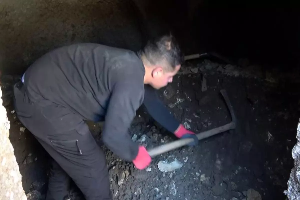 tum gozlerin cevrildigi bolge vurulan her kazmada bir parca hazine cikti fr5bgzIz