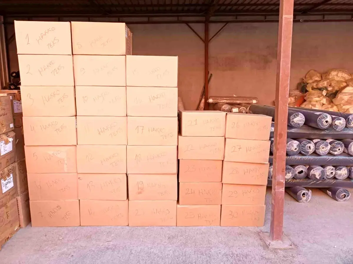 diyarbakirda hayirseverlerden ogrencilere 300 cift ayakkabi QVaDtlai.jpg