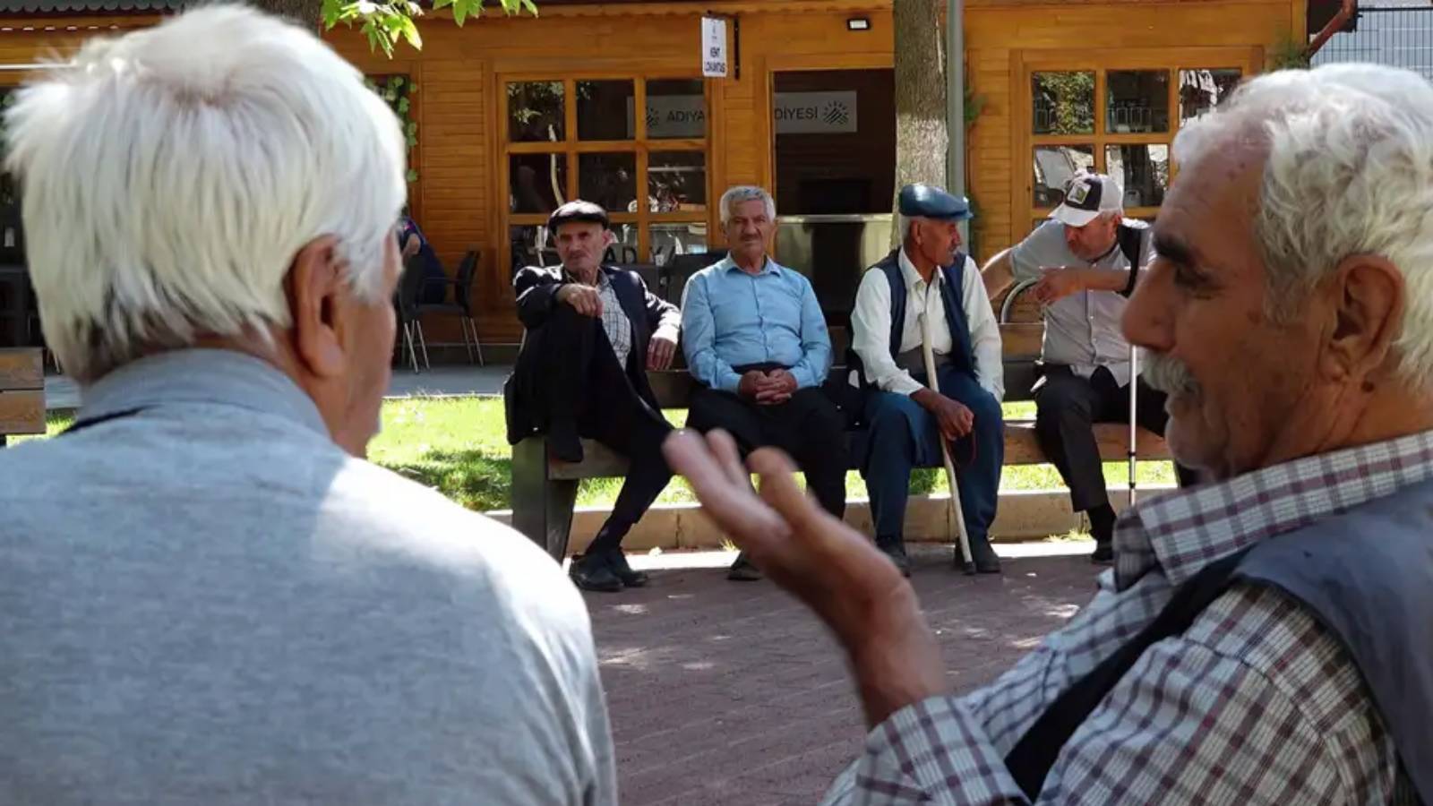 dusuk emekli ayligi ve hayat pahaliligi yasli yurttaslari iskura yoneltiyor Zn6YSvkY.jpg