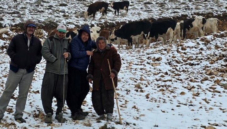 kar yaginca yaylada mahsur kalan kadini komsulari kurtardi zZISkY9n.jpg