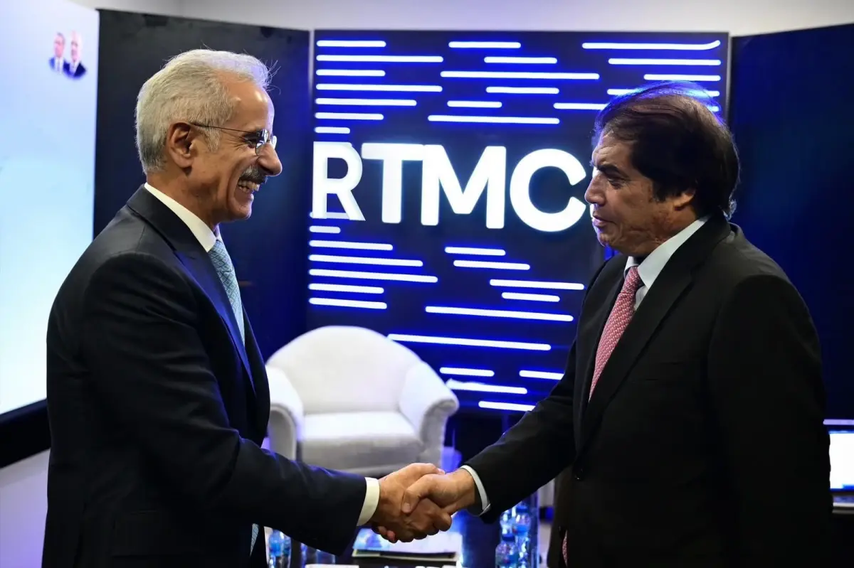 ulastirma bakani uraloglu pakistan ile demiryolu isbirliklerini gorustu MAzgzgAz.jpg