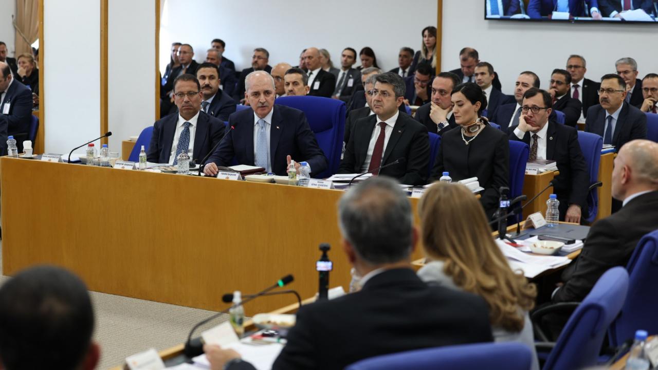 iyi partili ismin sozleri sonrasi kurtulmus sert tepki gosterip komisyonu terk etti NAnO3BJX.jpg