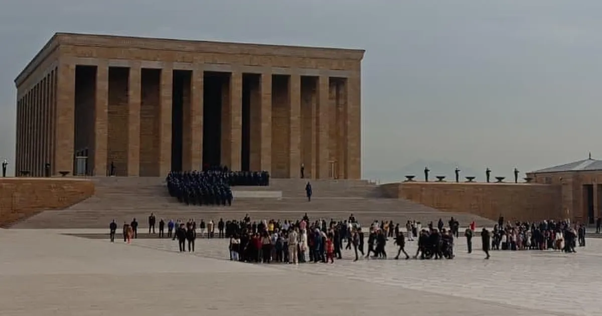 maltepeliler atasiyla bulusuyor KHWik3xL.webp