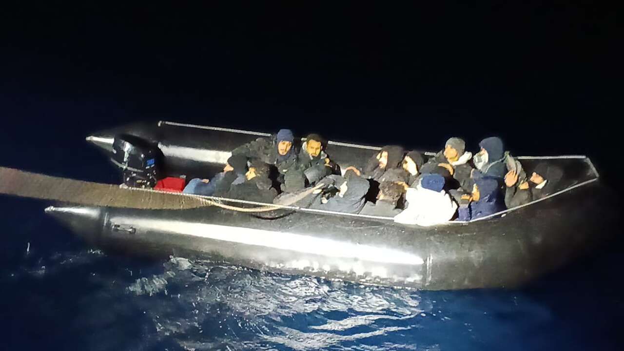 Milas açıklarında 37 düzensiz göçmen yakalandı