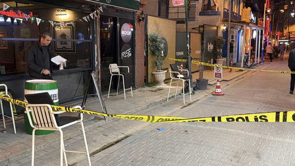 Eskişehir Barlar Sokağı’nda Bıçaklı Kavga: 5 Kişi Yaralandı