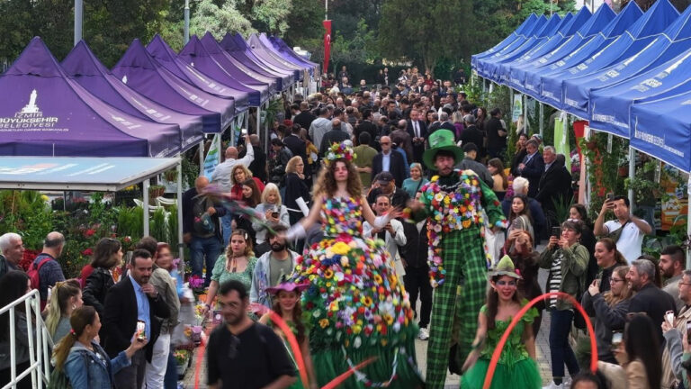 izmirde-cicek-festivali-zamani-detaylar-belli-oldu-qhw2tt4q